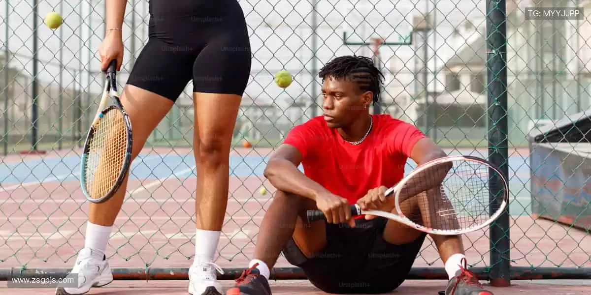 📱 边看边聊,弹幕刷屏,互动赢好礼!